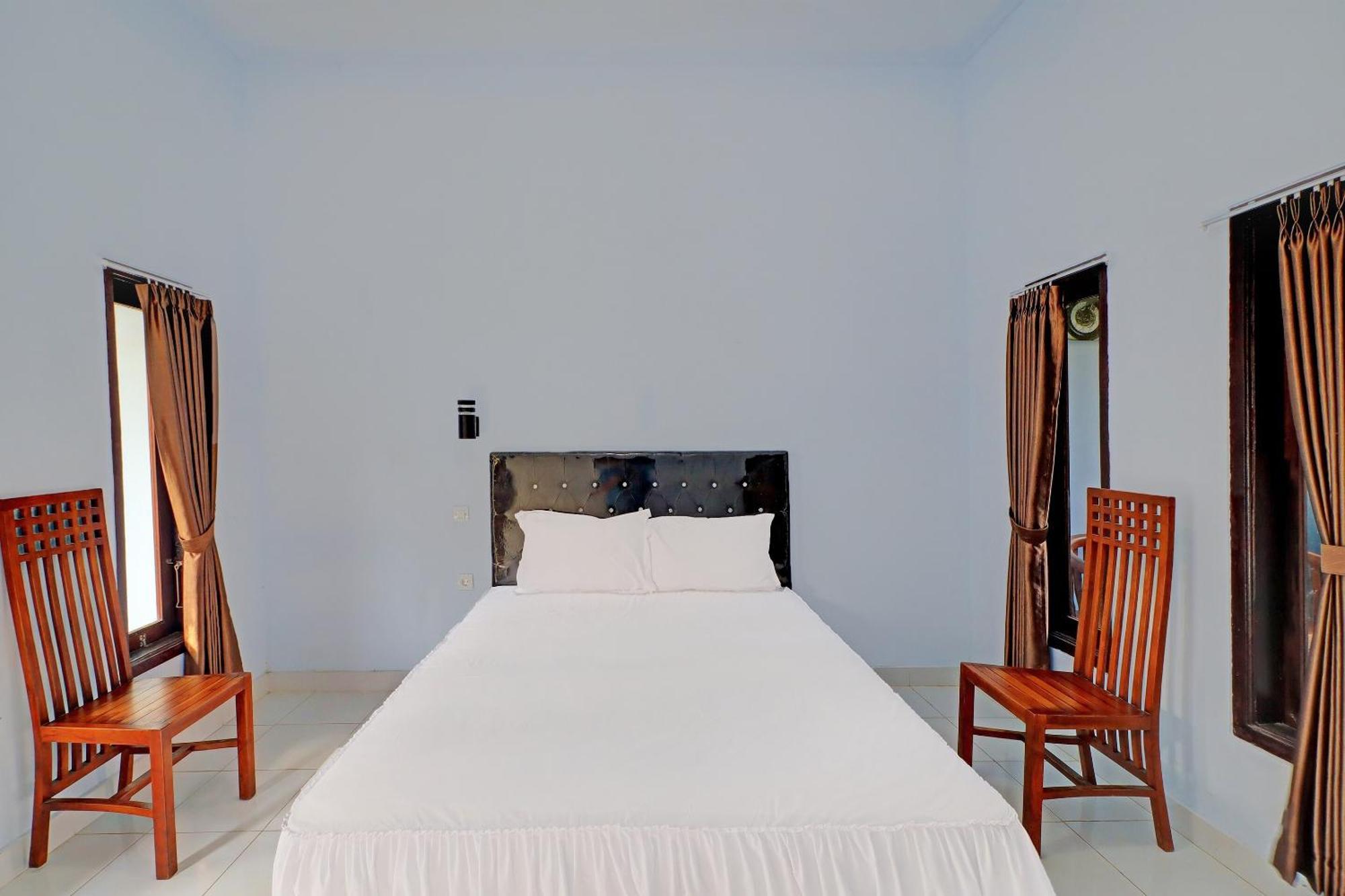 Oyo 92401 Hotel Mustika ネガラ エクステリア 写真